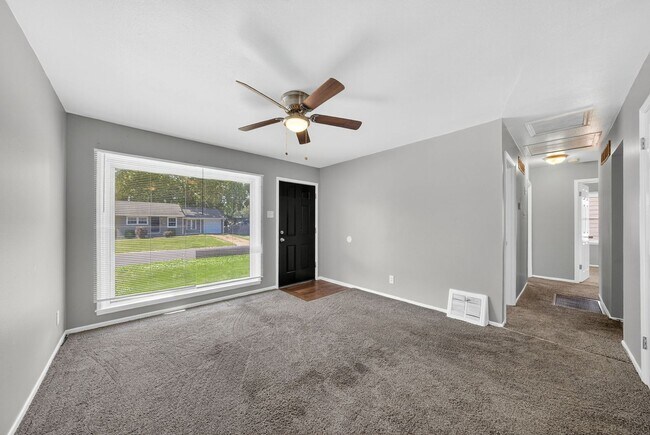 Building Photo - Section 8 Accepted