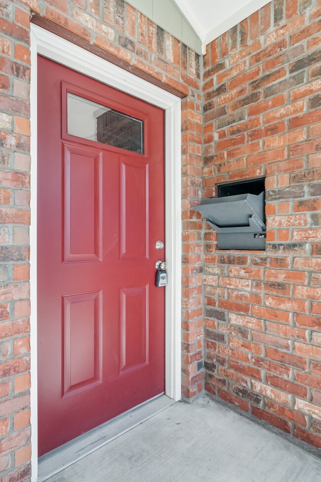 Building Photo - 5429 S Norfolk Ave