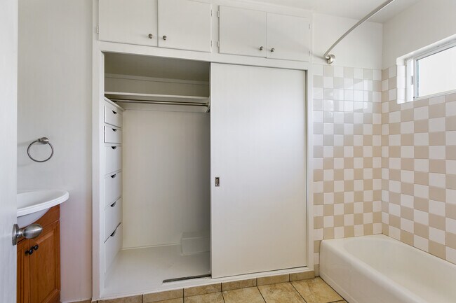 Bathroom #1 - 738 Santa Barbara St