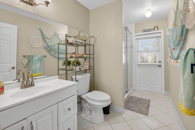 Building Photo - 190 Temple Ave