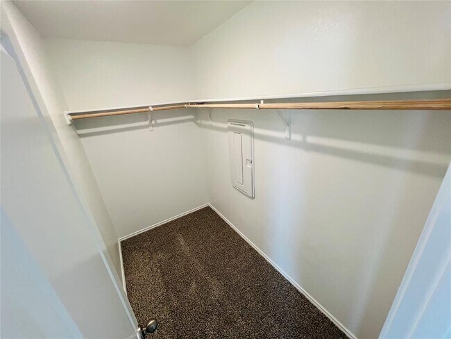 Building Photo - 306 Constanza Trl