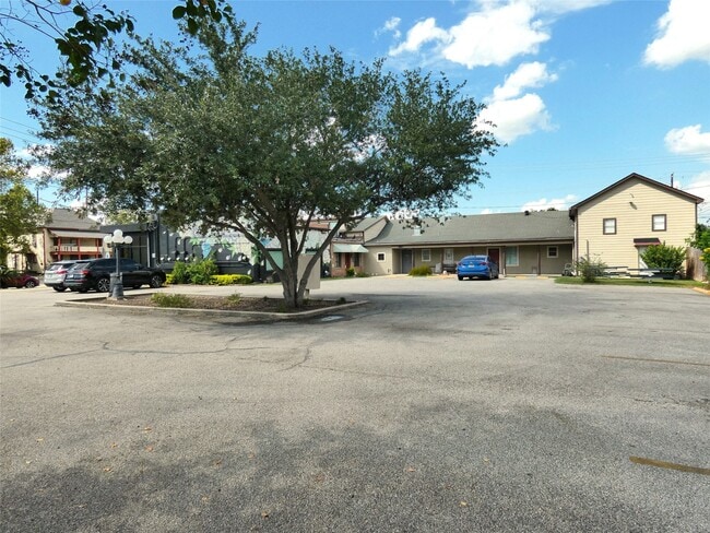 Building Photo - 507 Houston St