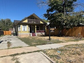 Building Photo - 3 bedroom 2 bath 1 car garage Home- Small Dog Friendly