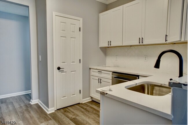 Building Photo - 15 Conover Terrace