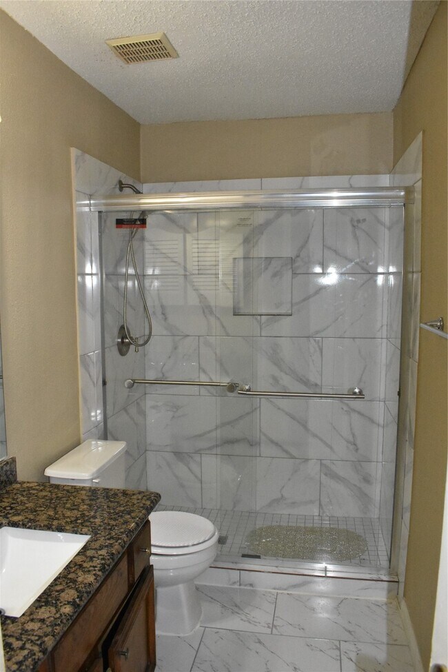 Building Photo - 8903 Kalewood Dr