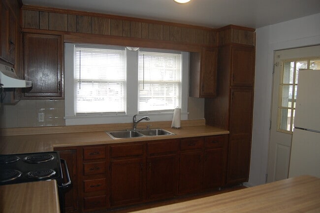 Building Photo - 1719 McClung Ave