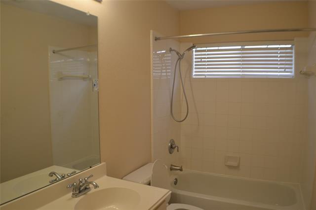 Building Photo - 4445 Lone Tree Dr