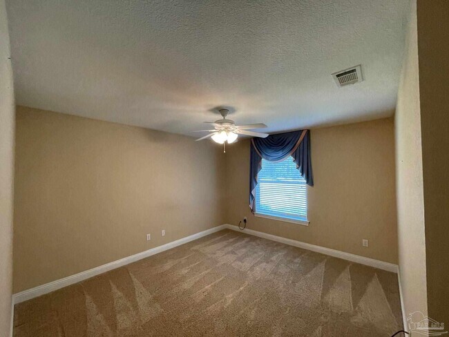 Building Photo - 5955 Hermitage Dr