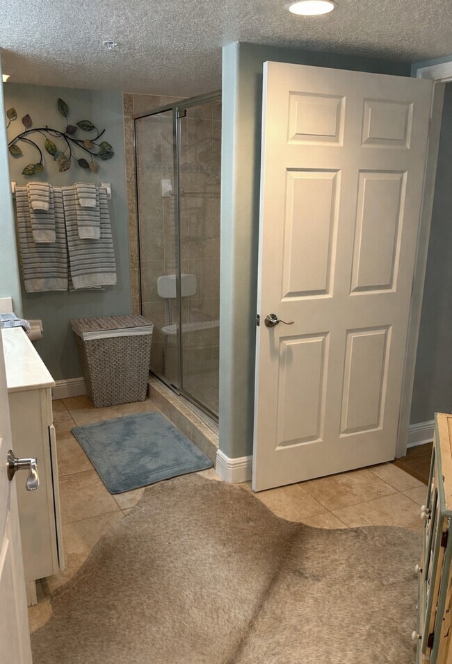 Building Photo - 561 Casa Bella Dr