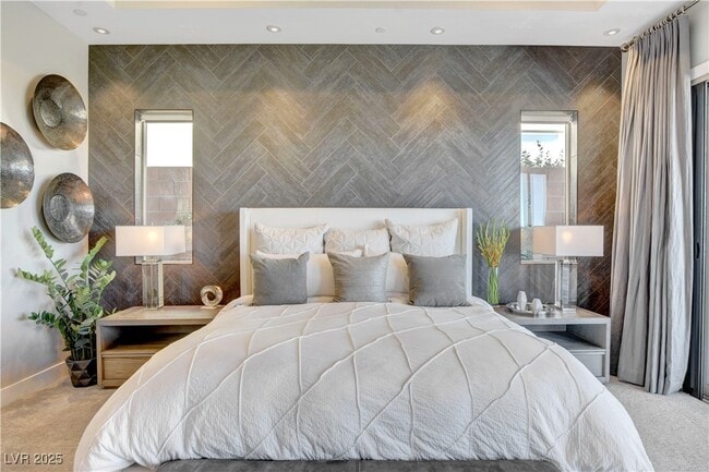 Building Photo - 6300 Clovis Point St