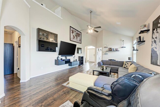 Building Photo - 1023 Palo Duro Loop