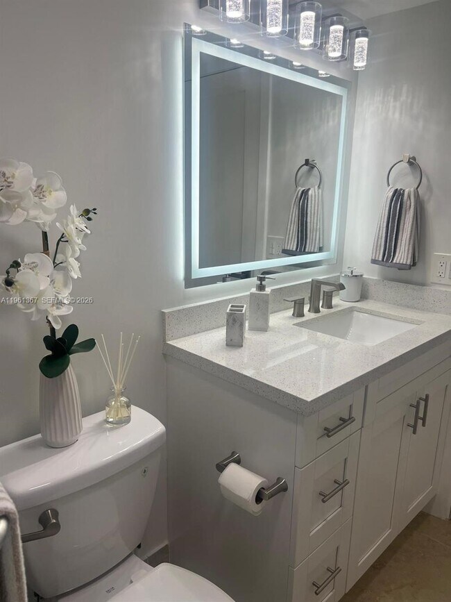 Building Photo - 1400 SW 124th Terrace