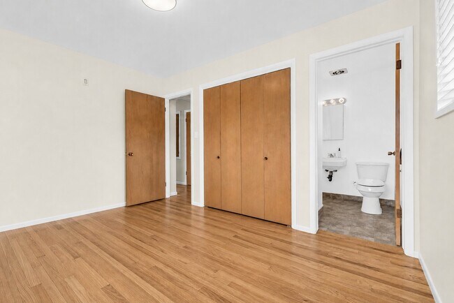 Building Photo - 787 Redmaple Cir
