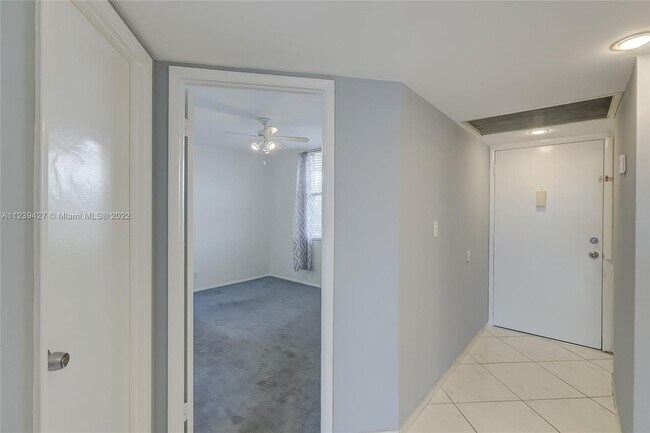 Building Photo - 4501 NE 21st Ave