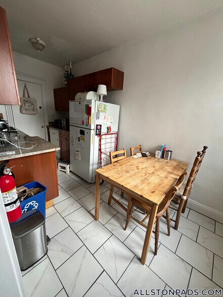 Building Photo - 28 Quint Ave