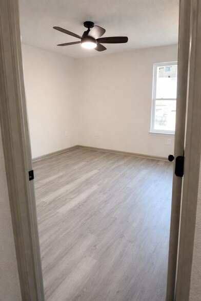 Building Photo - 15565 Kurt Dr