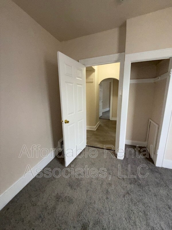 Building Photo - 2627 S 6th St