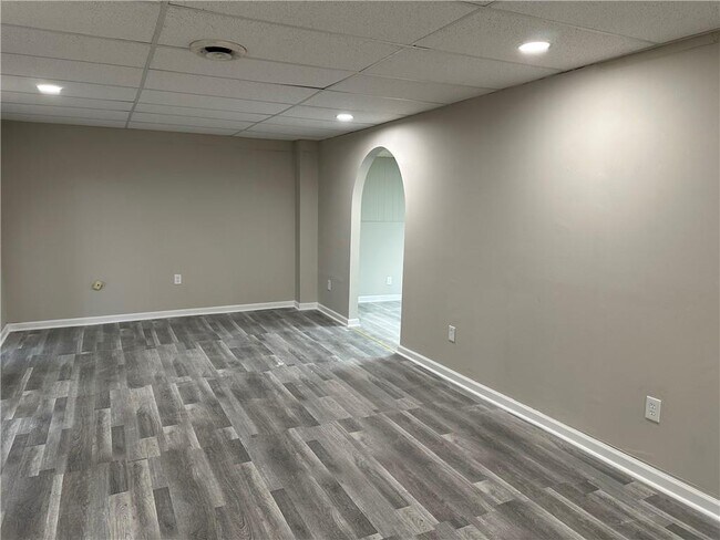 Building Photo - 422 Emmett St