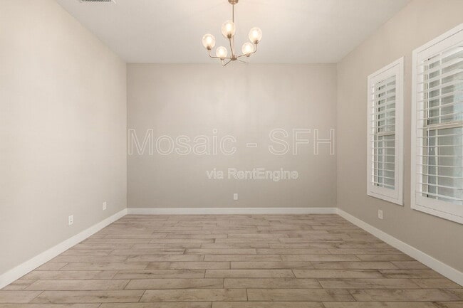 Building Photo - 10627 E Tumbleweed Ave