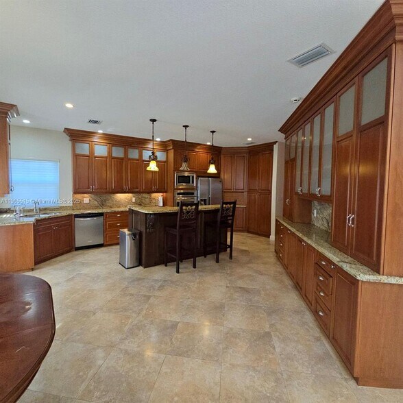 Building Photo - 2136 NW 4th St