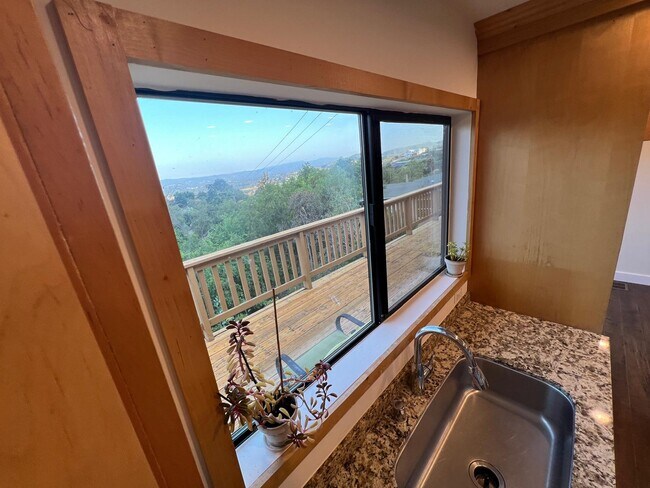Building Photo - 47 Box Canyon Rd