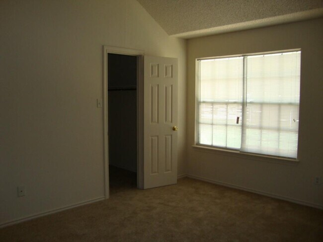 Building Photo - 1007 Black Locust Drive West