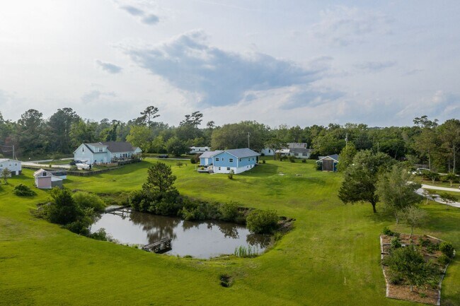 Building Photo - 108 Hawkins Creek Ln