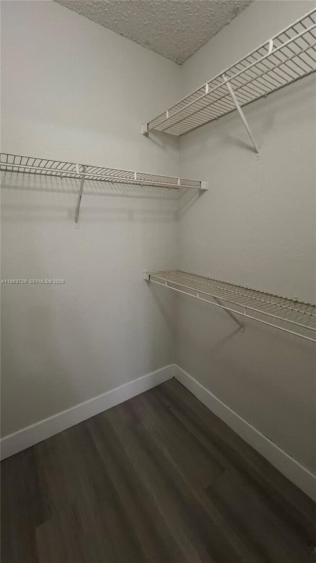 Building Photo - 2810 N Oakland Forest Dr