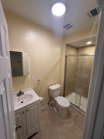 Building Photo - 7 Cortland St