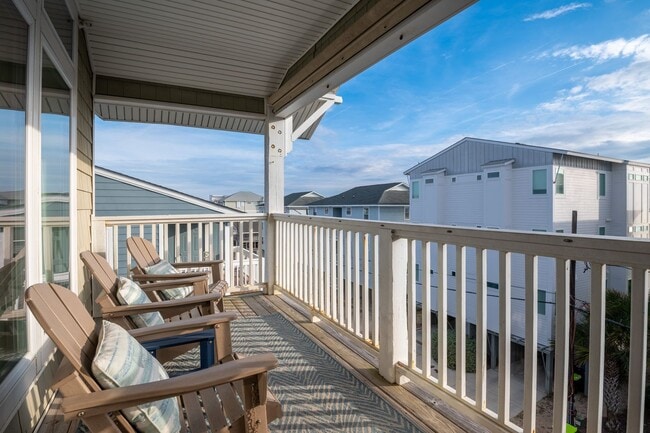 Building Photo - Fresh and Salty @ 608 Carolina Beach Ave. S. #202