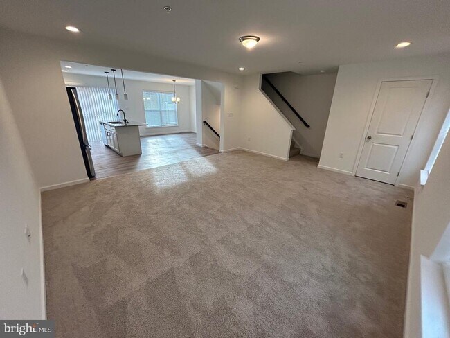 Building Photo - 8177 Lenker Dr