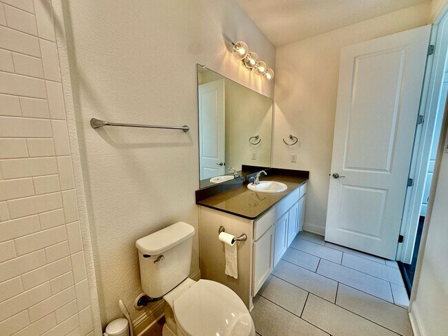 Building Photo - Stunning 4BR/3.5BA Modern Home in Walsh — Available 7/21