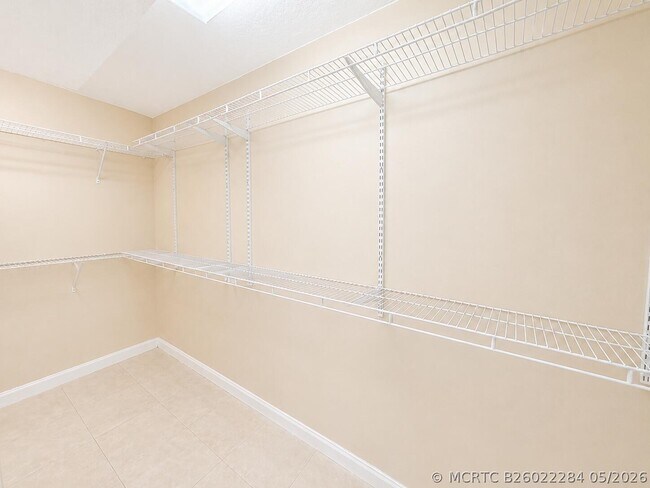 Building Photo - 740 SW 191st Ave