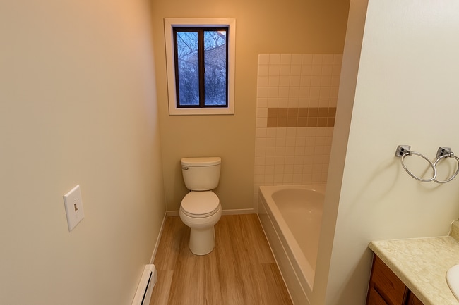 Building Photo - 110 N Yellowstone Ave