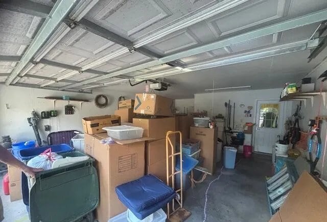 Building Photo - 105 Thistledown Dr