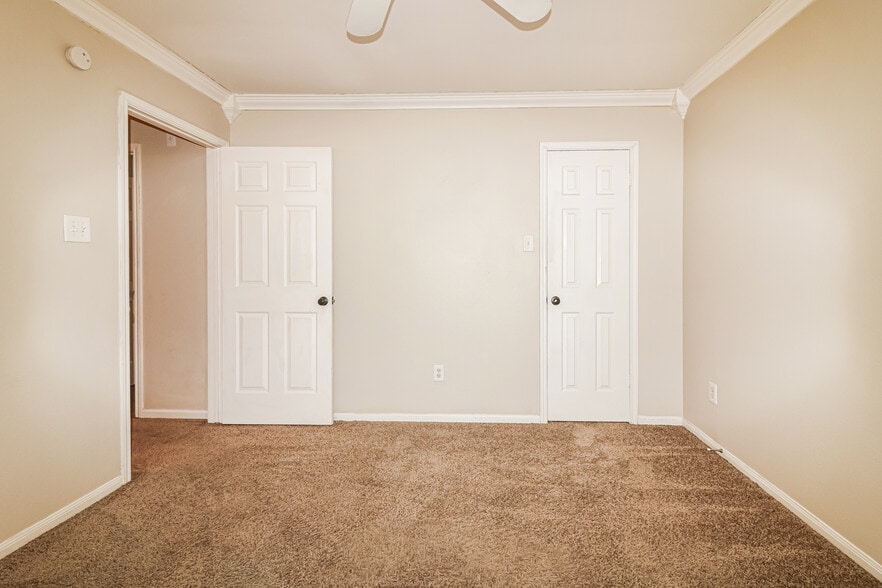 Building Photo - 3021 Shady Creek Ln