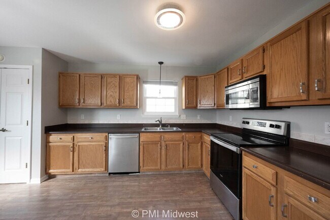 Building Photo - "Charming 3-Bed, 2-Bath Home on Scatter Woods Lane – 1,410 Sq Ft of Comfort Awaits in Indianapolis!"