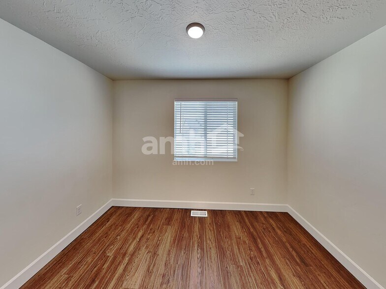 Building Photo - 7357 S Copper Rim Dr