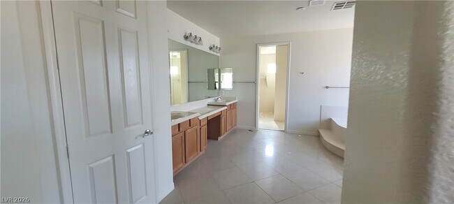 Building Photo - 7728 Villa De La Paz Ave