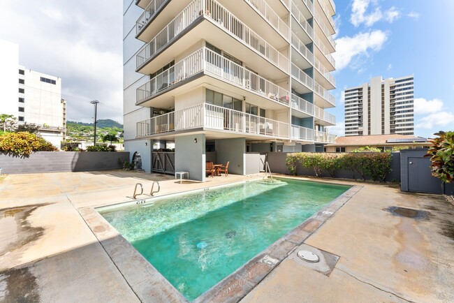 Building Photo - Makiki - Wilder Regent 2 bed, 2 bath, 1 pa...