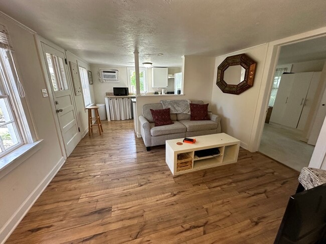 Building Photo - Furnished Studio Available in Pigeon Point