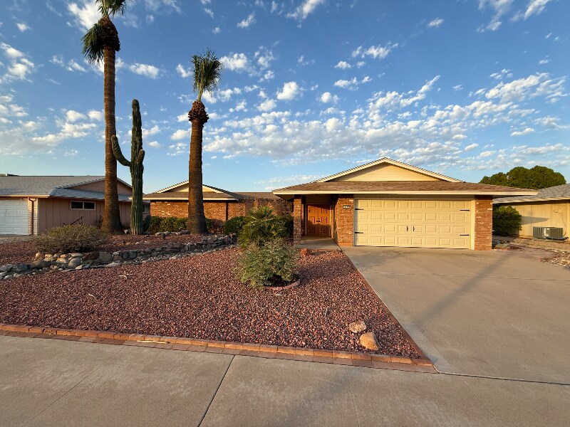Building Photo - 10325 W Cameo Dr