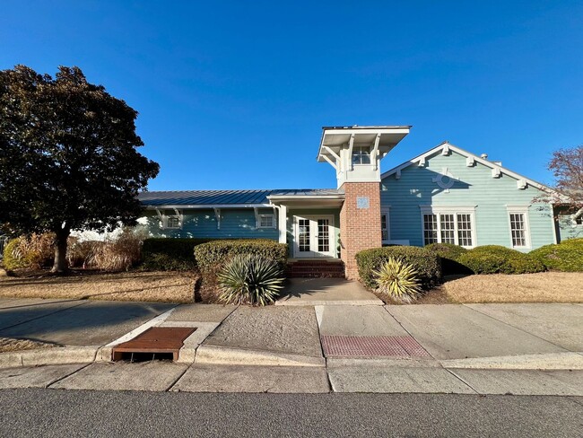 Building Photo - Beautiful end-unit townhome in the coastal...