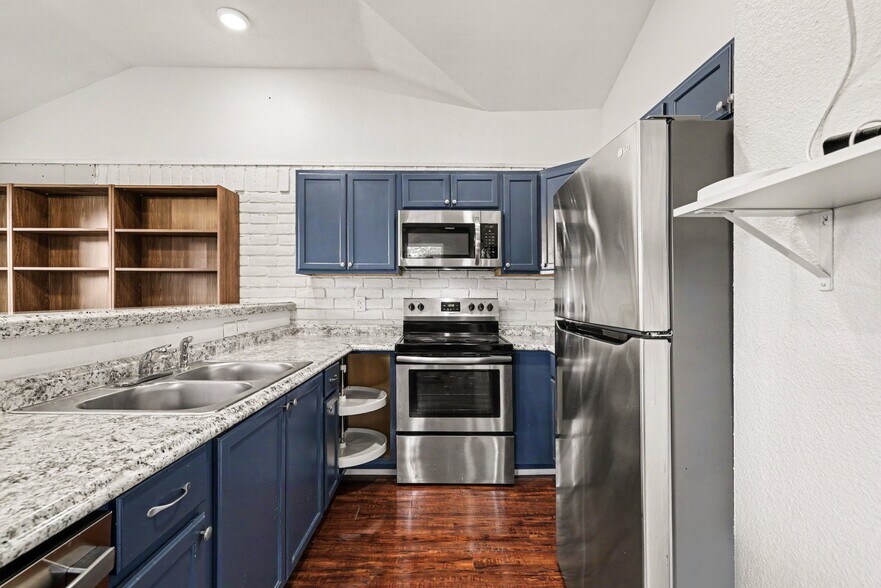 Building Photo - 6556 Osage Trl