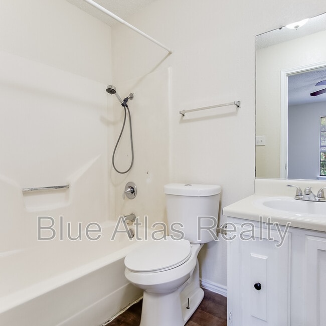 Building Photo - 8133 Foxfire Ln