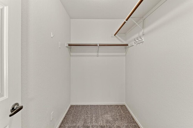 Building Photo - 2410 Great Oaks Dr