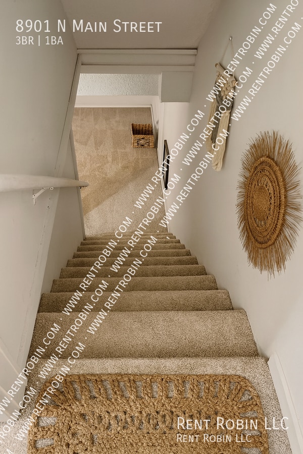 Building Photo - 8901 N Main St