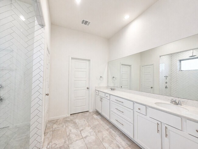 Building Photo - 31630 Zoe Pt