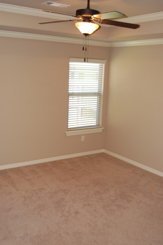 Building Photo - Adorable 3 Bedroom w/ Excellent Location!
