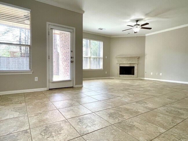 Building Photo - 11 Silver Arrow Court